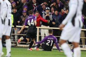 Vlahović sa klupe gledao novu Juveovu blamažu, Fiorentina zakuvala nikad luđu borbu za LŠ!